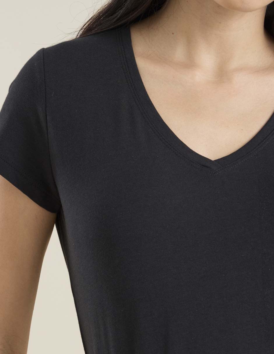 Playera manga corta cuello V para mujer